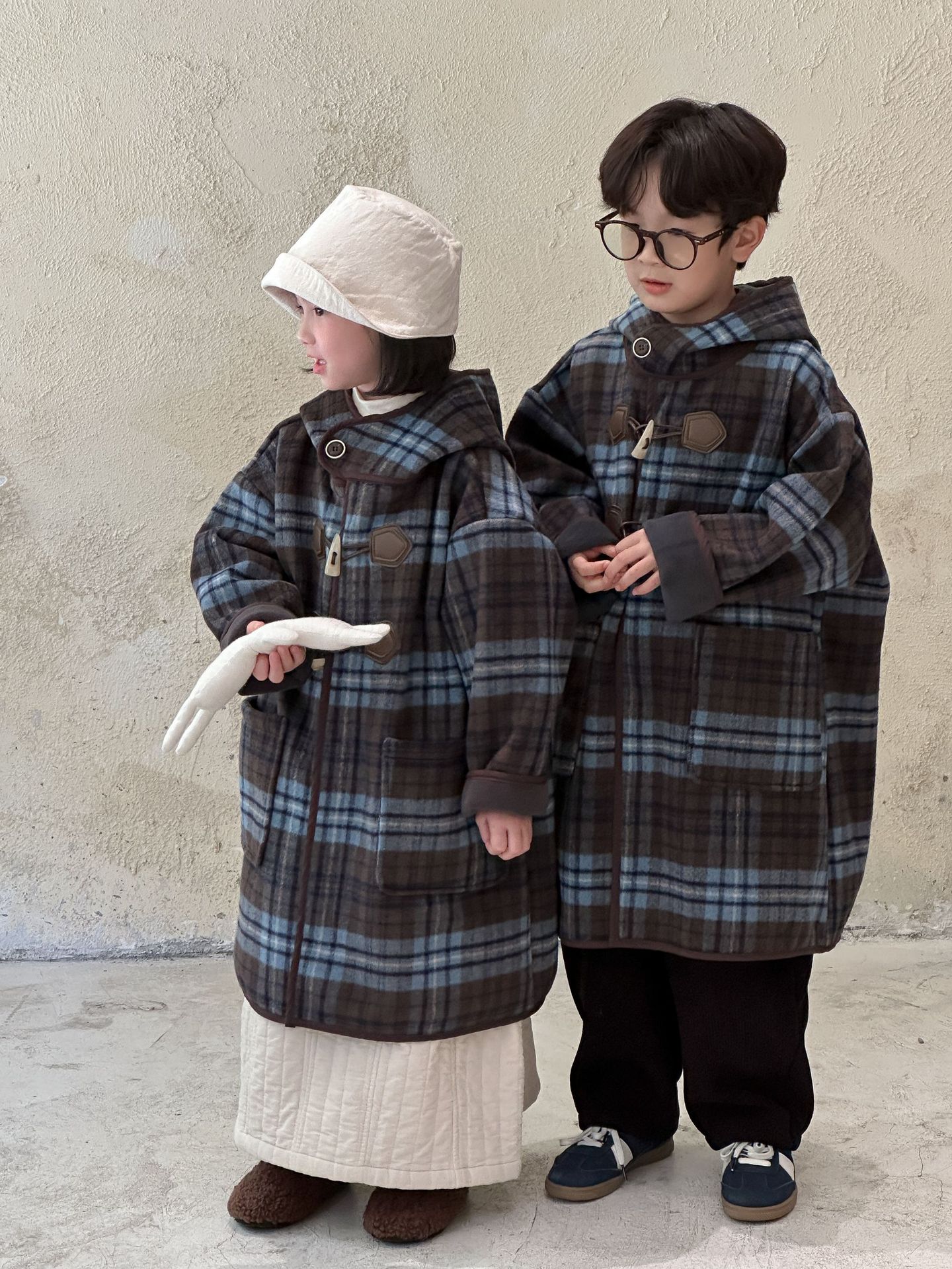 Children's Outwear 2025 Winter Style for Boys and Girls, Brother and Sister Plaid Hooded One-Piece Velvet Outwear, Kidsren's Casual Mid-Length Outwear