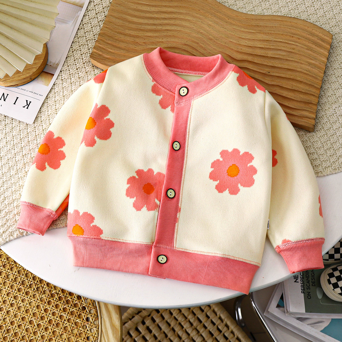 2025 New Autumn and Winter Kidsren's Versatile Knitted Jacket Boys and Girls Baby Warm Cardigan Thickeneded Outer Sweater