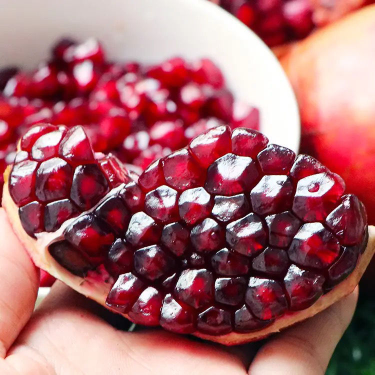 Daliangshan Tunisian Soft-Seed Pomegranates, Non-Seedless Fresh Fruits, Wholesale from the Factory, One-Piece Wholesale
