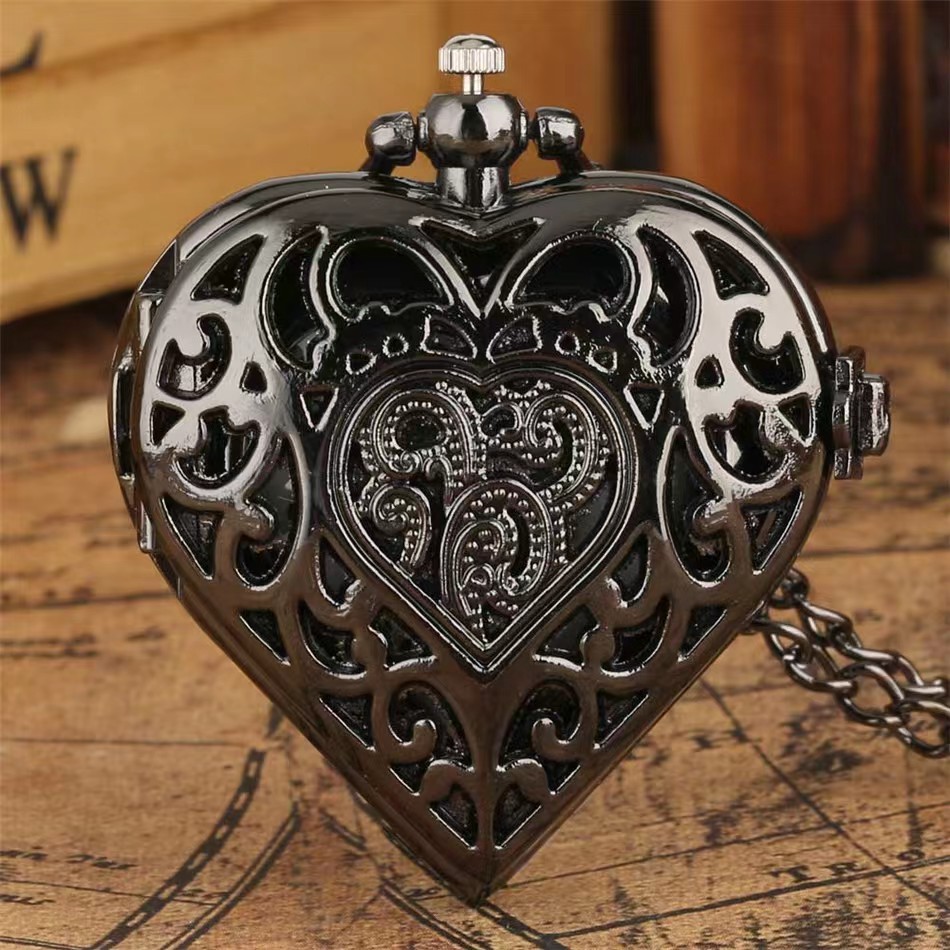 Cross-border Hot Sale Retro Hollow Heart-shaped silver Pocket Watch Creative Flip Quartz Hanging Chain Love Pocket Watch Factory Outlet