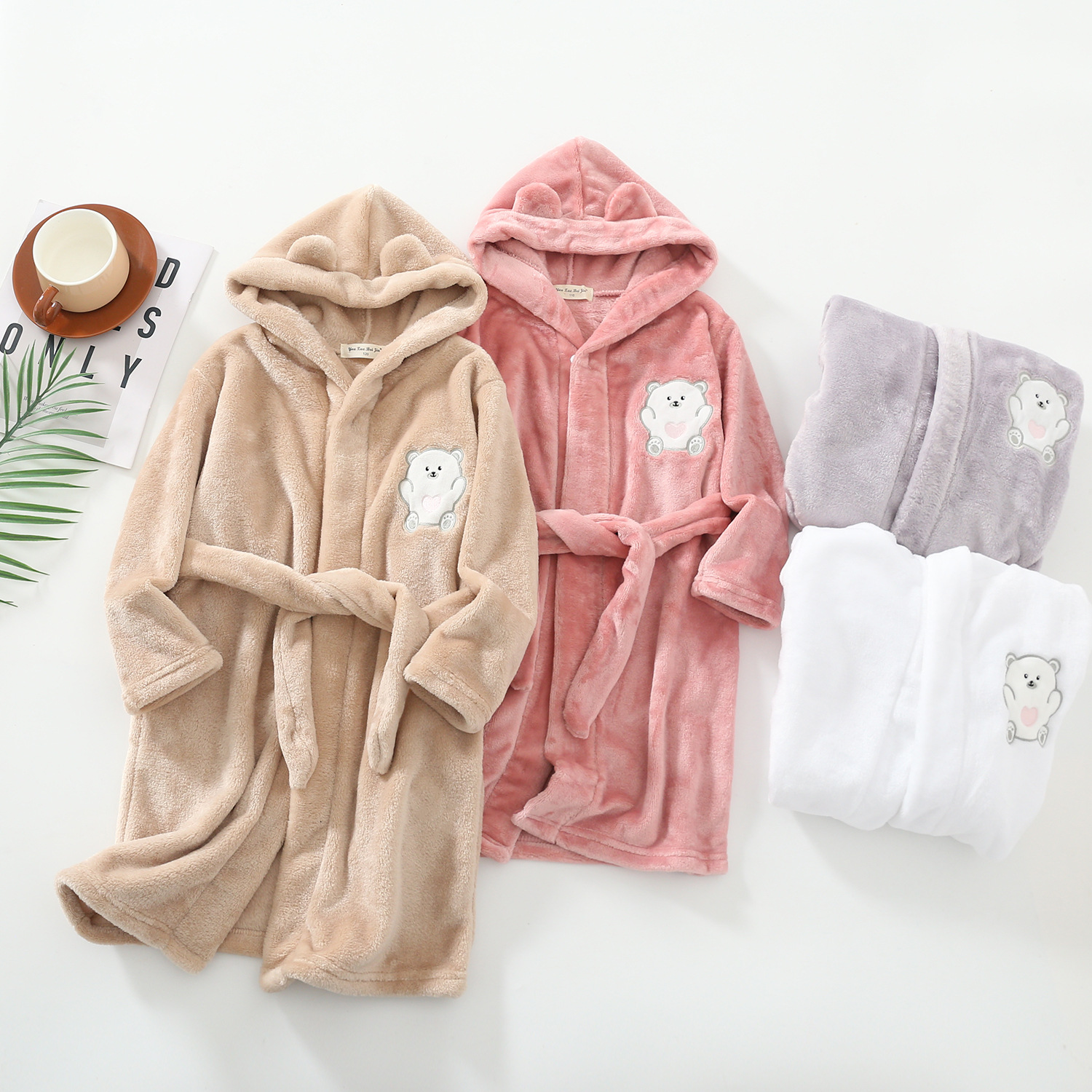 2021 Spring and Autumn Girls' Children's Pajamas Flannel Bathrobe Boys' Home Clothes Hooded Children's Nightgown Winter