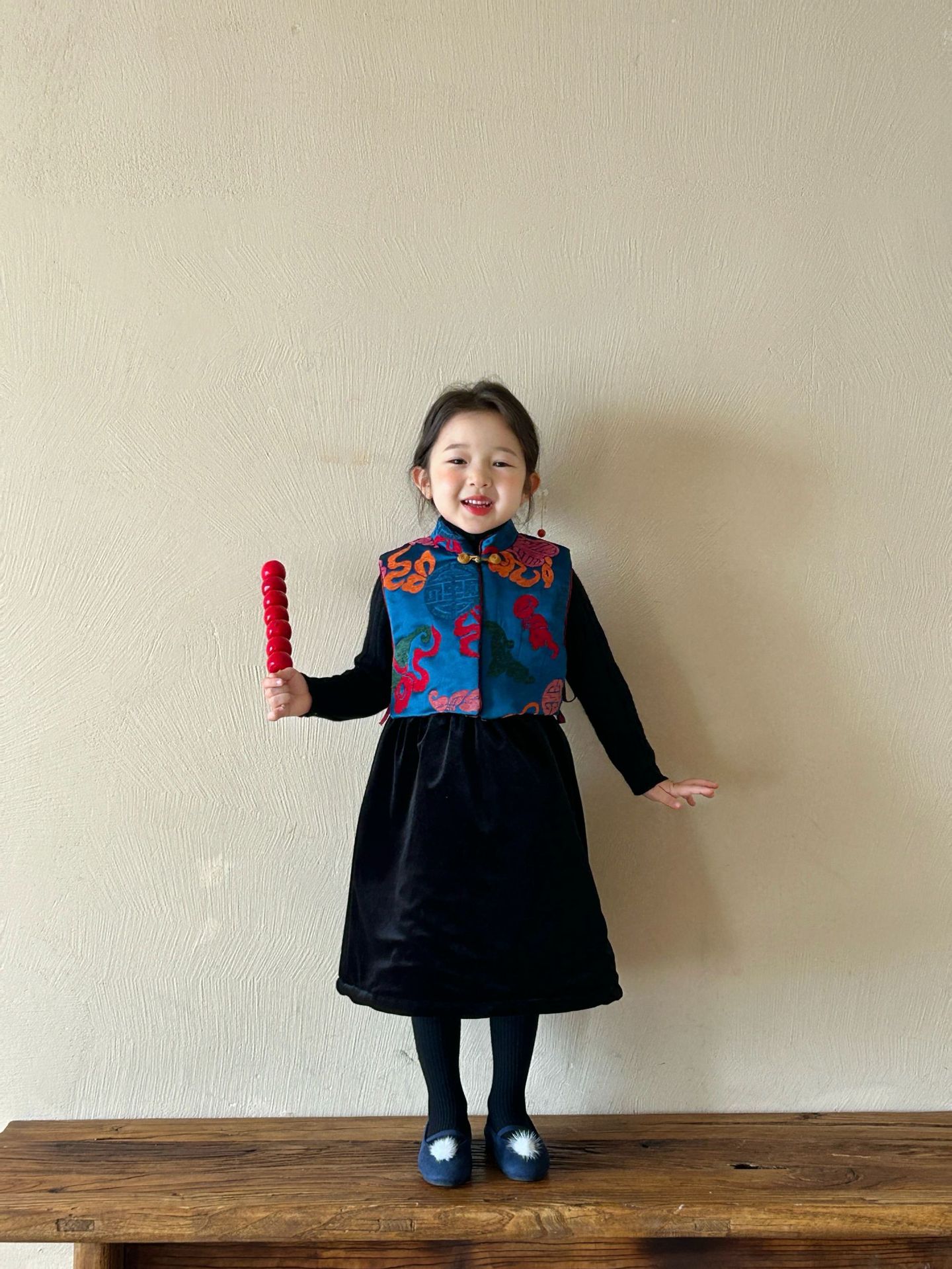 2024 winter new children's clothing new Chinese children's clothing girls colorful eight treasures gourd Zhang satin vest Tang suit