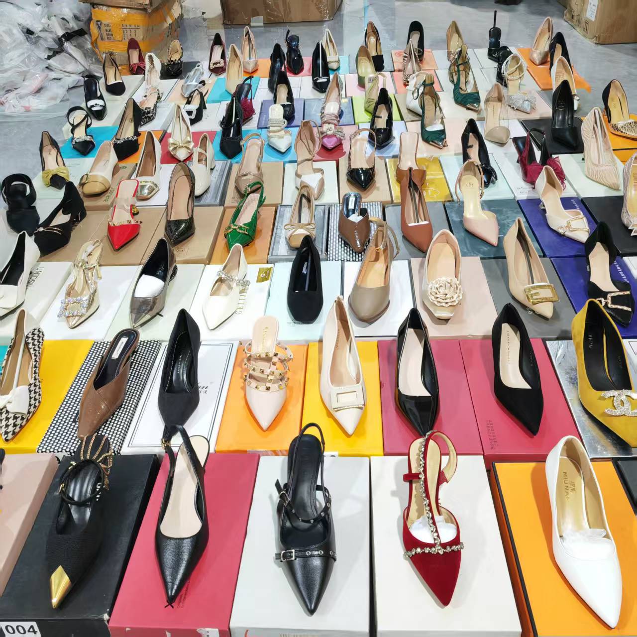 New Banquet High Heels, Fashionable Pointed Toe Stiletto Sequin Fabric Women's Shoes, Mid-Heel 3-6cm, Elegant and Stylish