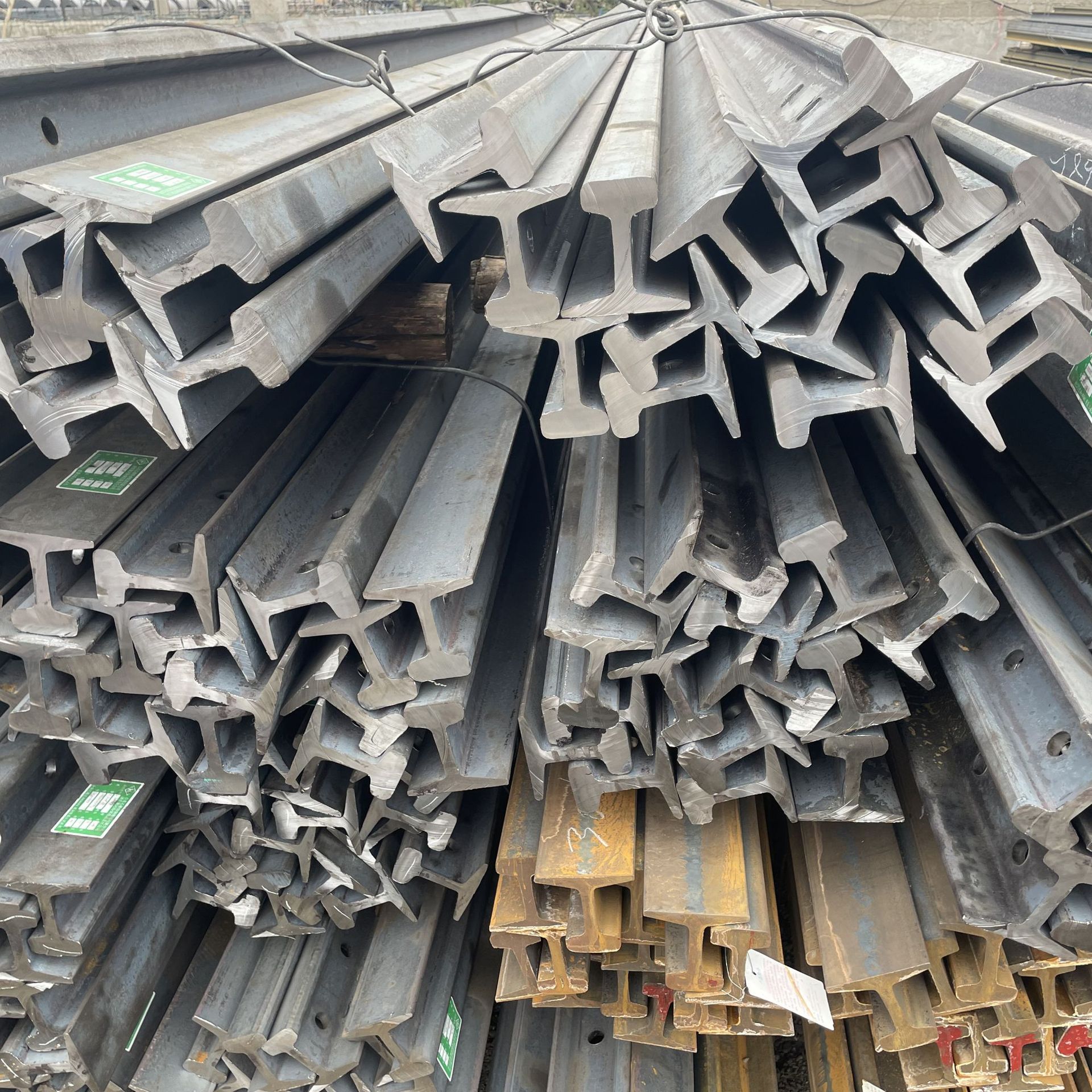 National Standard Rail Rail 18kg22kg Light Rail 38kg Heavy Rail QU100QU120 Crane Rail Outer Standard Rail