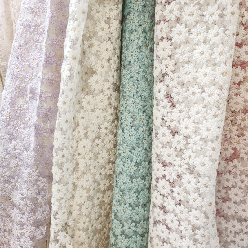 Small Chrysanthemum Gold Thread Water-Soluble Embroidery Fabric Mesh Lace Fabric Wedding Dress Gift Bag Dance Shoes Hat Fabric Wholesale