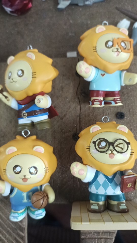 Specializing in Production, Spray-Painted Copper Molds, Spray-Painted Copper Molds, Masking Spray-Painted Edge Molds, Clamp Molds, Spray-Painted Processing