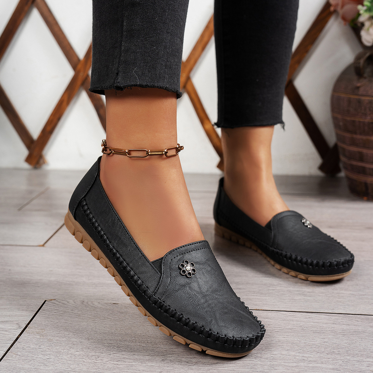 Large Size Popular Foreign Trade Stitched Laser Women's Flats Loafers Foreign Trade Cross-Border E-Commerce Supply Versatile