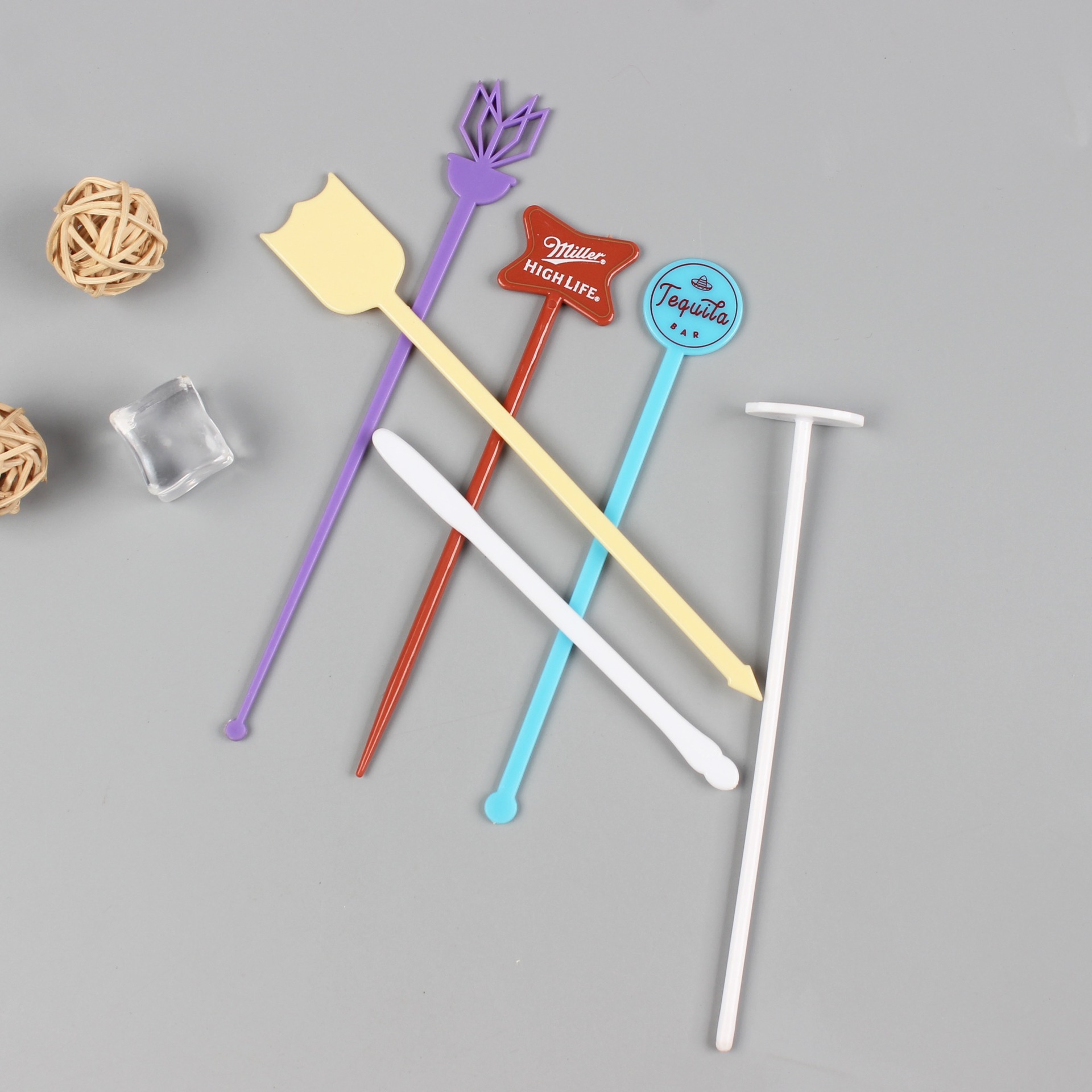 Разнообразные специальной формы мешалки шейкер фруктовая вилка рекламная мешалка кофейная мешалка соковая мешалка