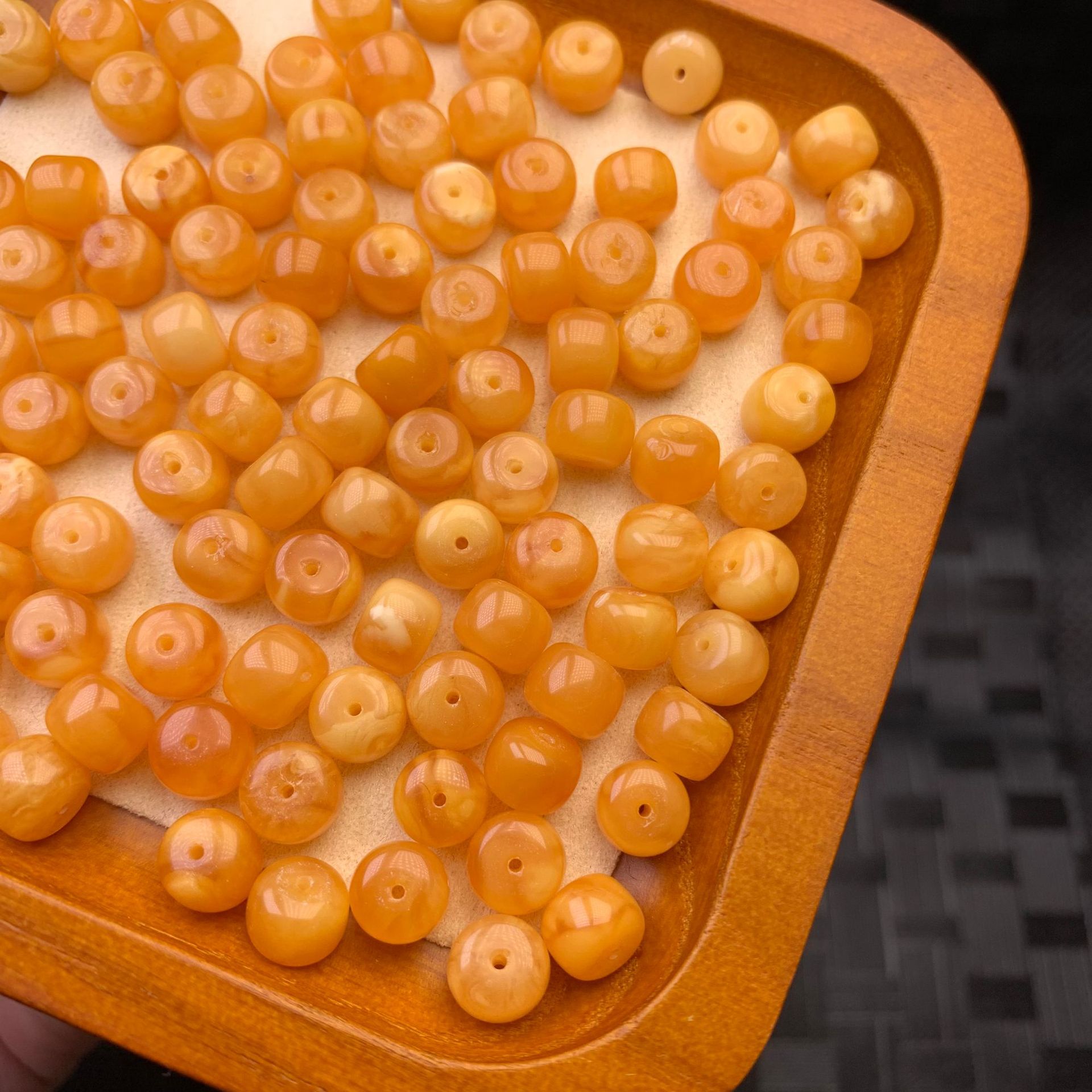 Natural Beeswax Old Honey Flower Wax Old-Style Beads Loose Beads Small Mound Accessories Accessories Wax-Rich and Full Manufacturer Wholesale