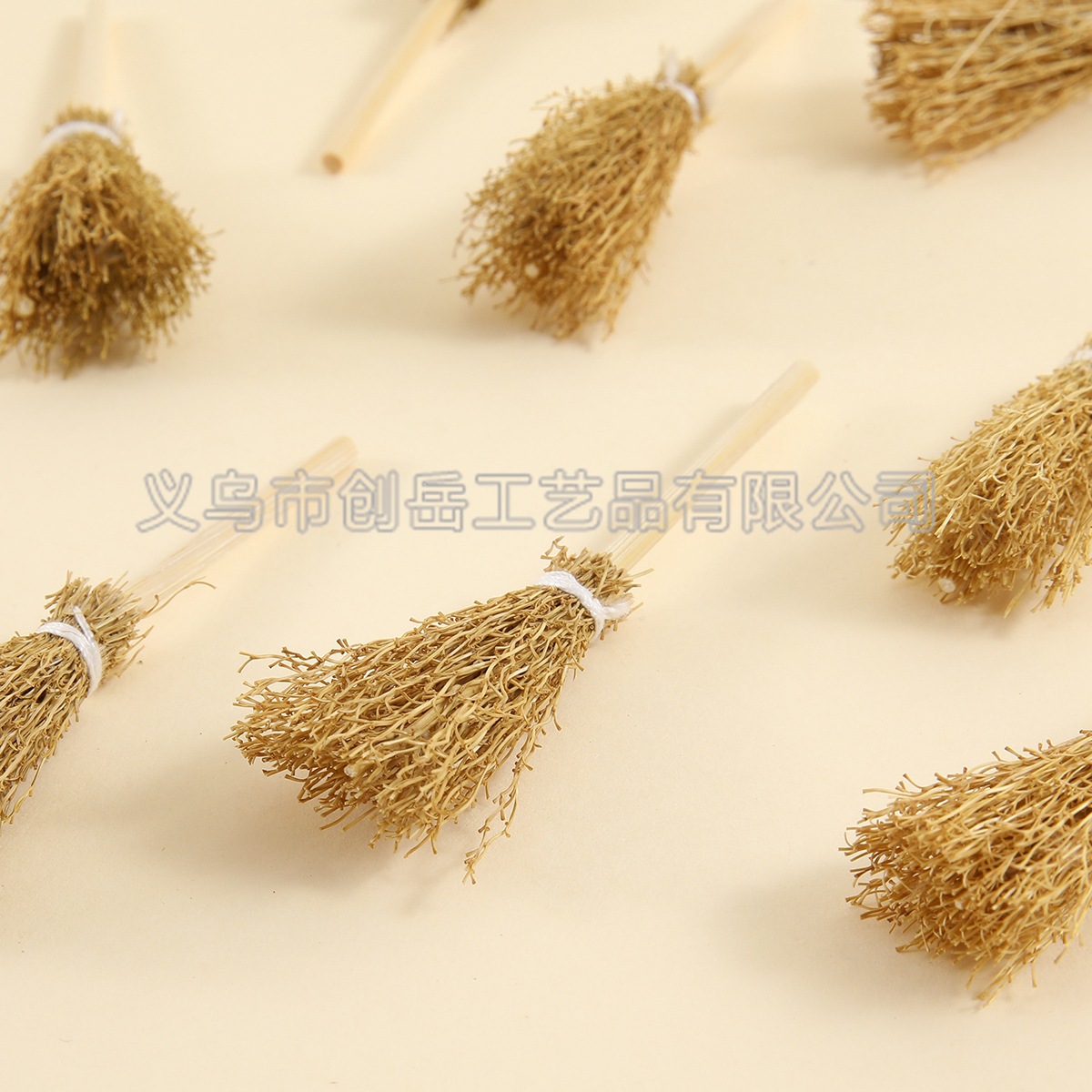 Spot Mick Grass Mini Broom Witch 7.5cm Broom Toy Shooting Props Accessories