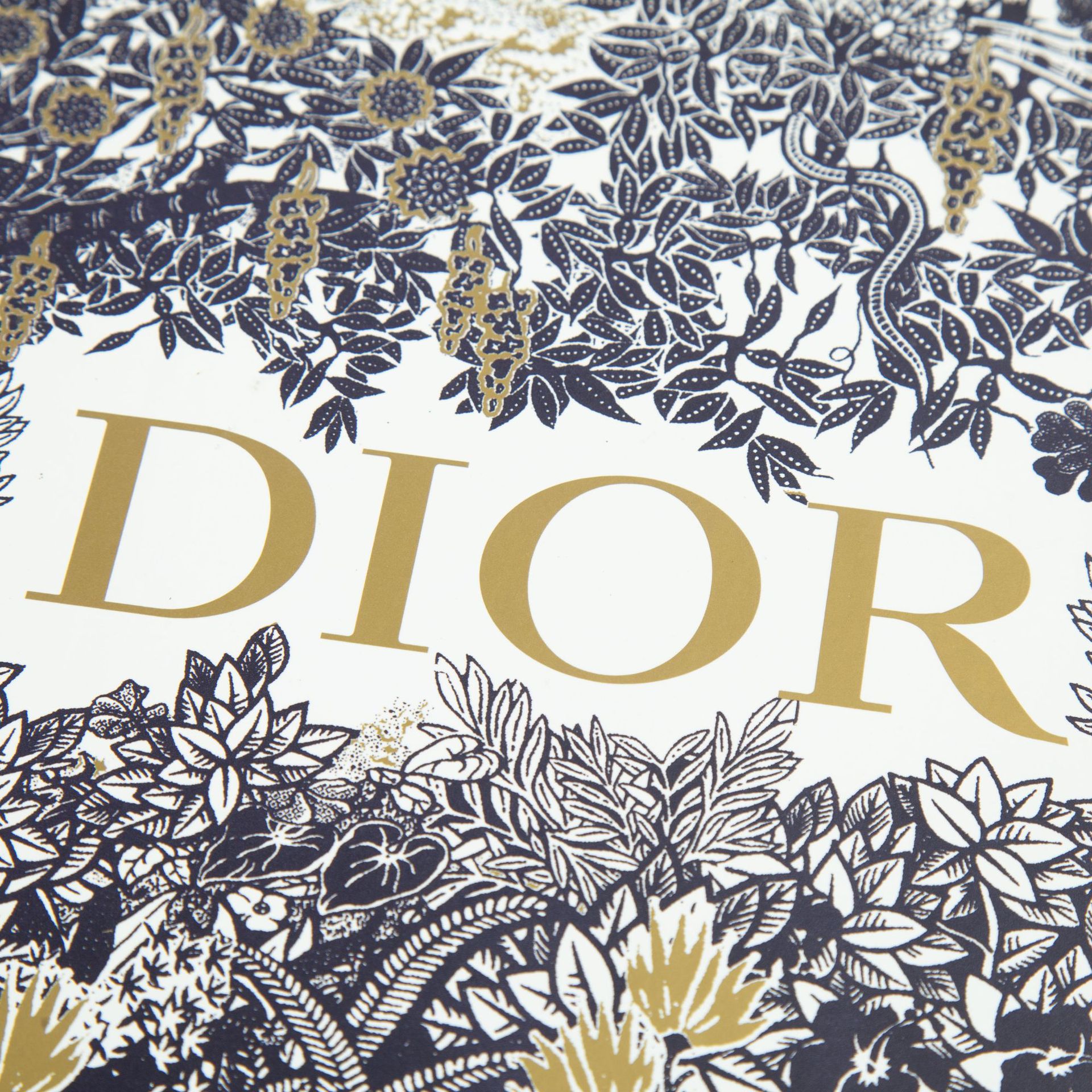 Focus on Quality, One-To-One European and American Luxury Goods Counters, Big-Name Di*R Foldableing Boxes Can Be Printed with Logo