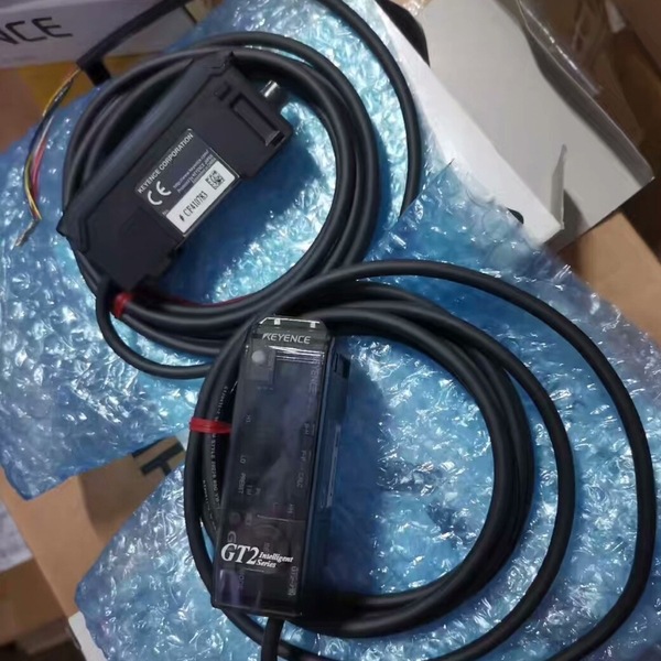 Keyence Sensor Gt2-71N Brand New Original Genuine, Packaging Box Broken, Physical Picture