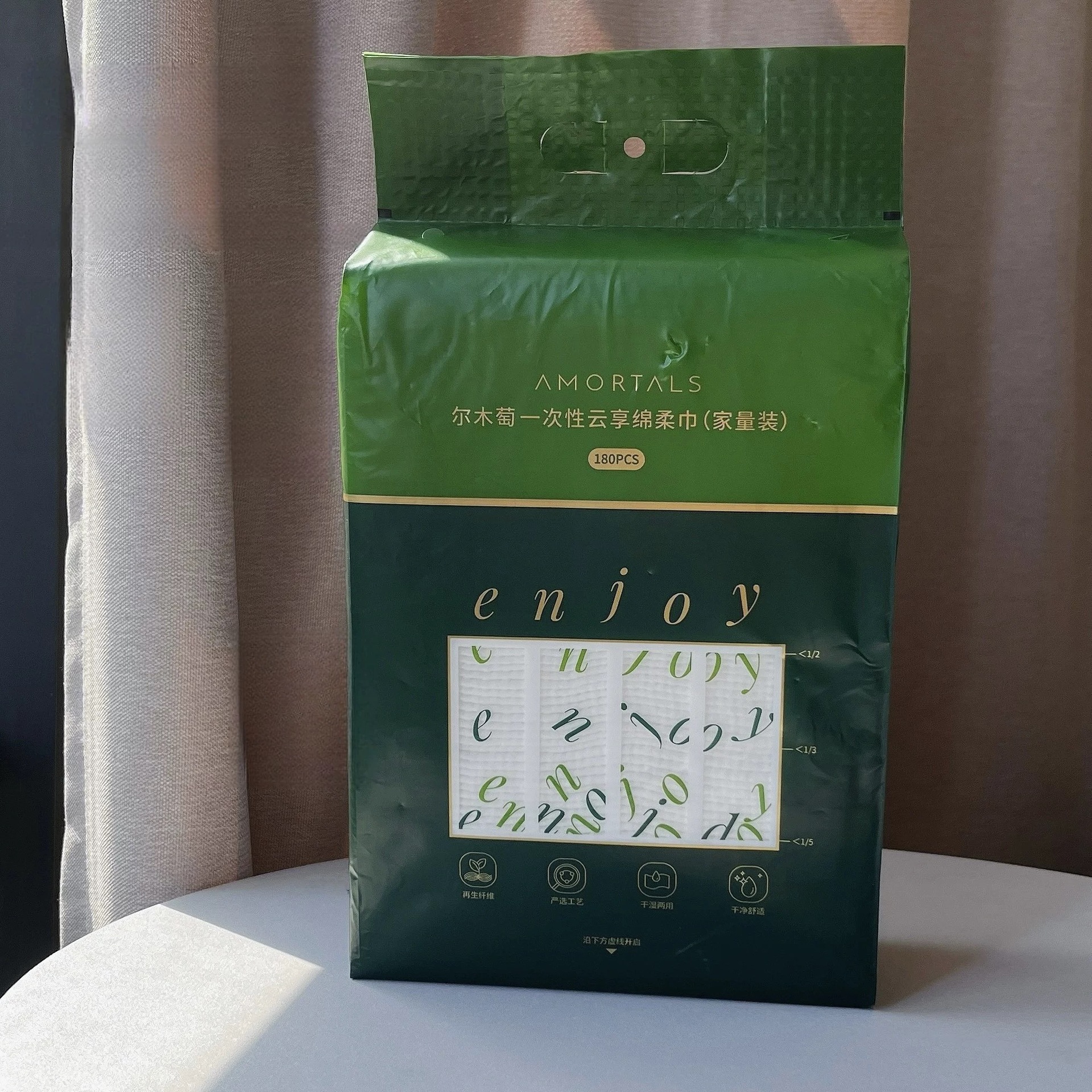 Ermutao Family Pack 180 Hanging Disposable Face Towels, Extractable Cleansing Towels, Hanging Face Towels