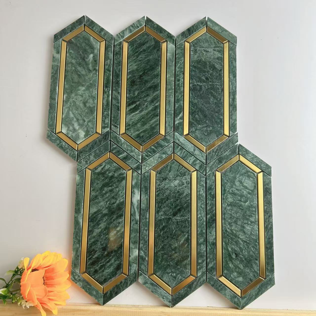 Marble Mosaic Tiles for Villa Bathrooms, Kitchens, Clubs, Bar Counters, Floor Tiles, Wall Tiles, Light Luxury with Metal Edges