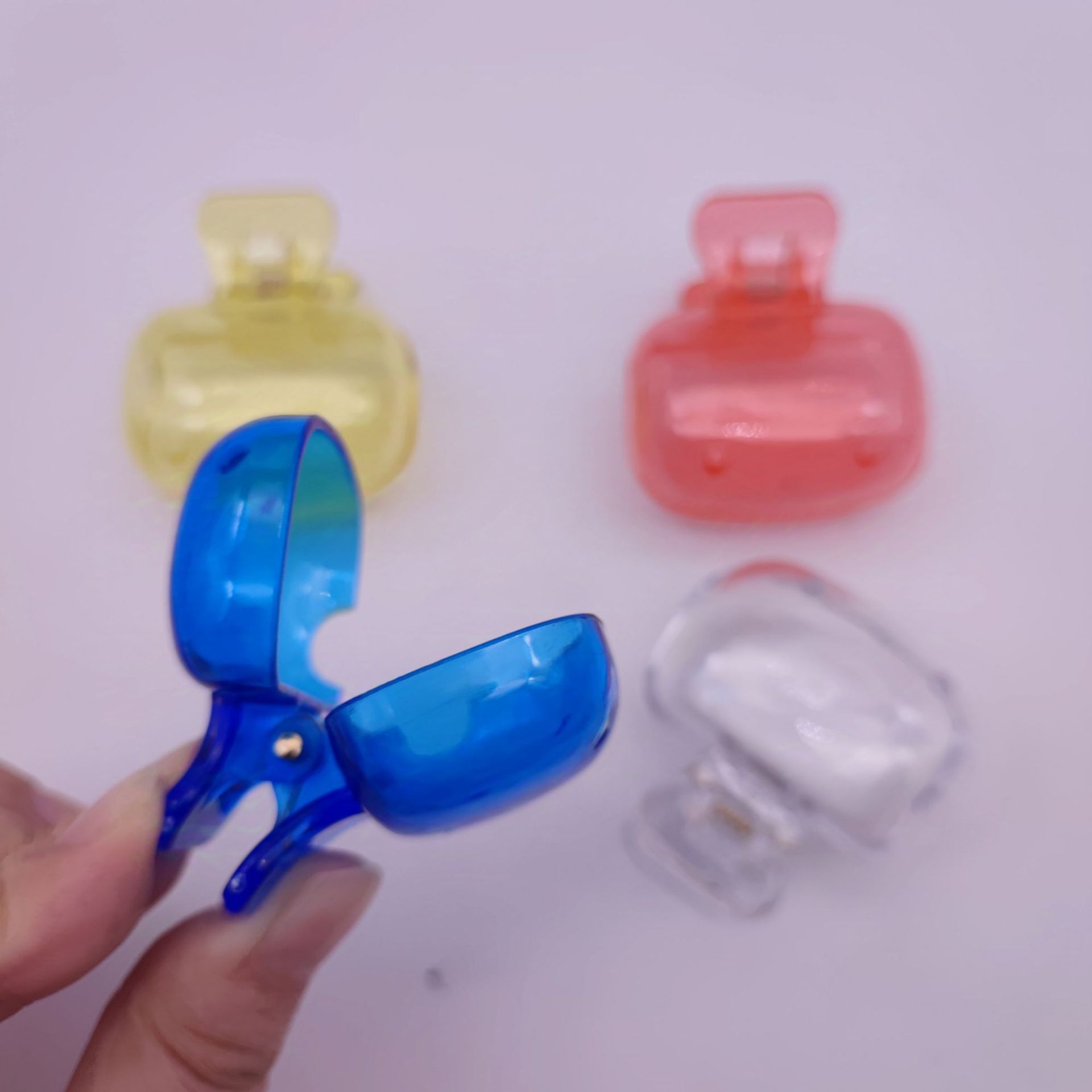 Cross-Border Amazon Popular Toothbrush Storage Clip, Travel Essential Toothbrush Protective Cap, Portable Plastic Toothbrush Box