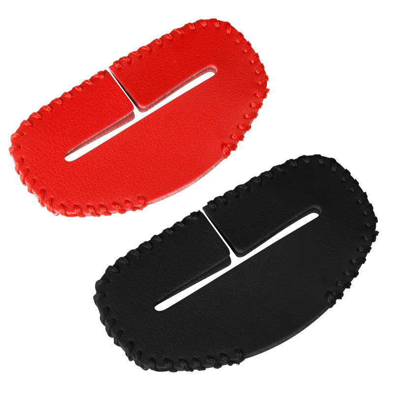 Защитная накладка на ремень безопасности автомобиля с фиксатором и устройством для удлинения защиты от столкновений