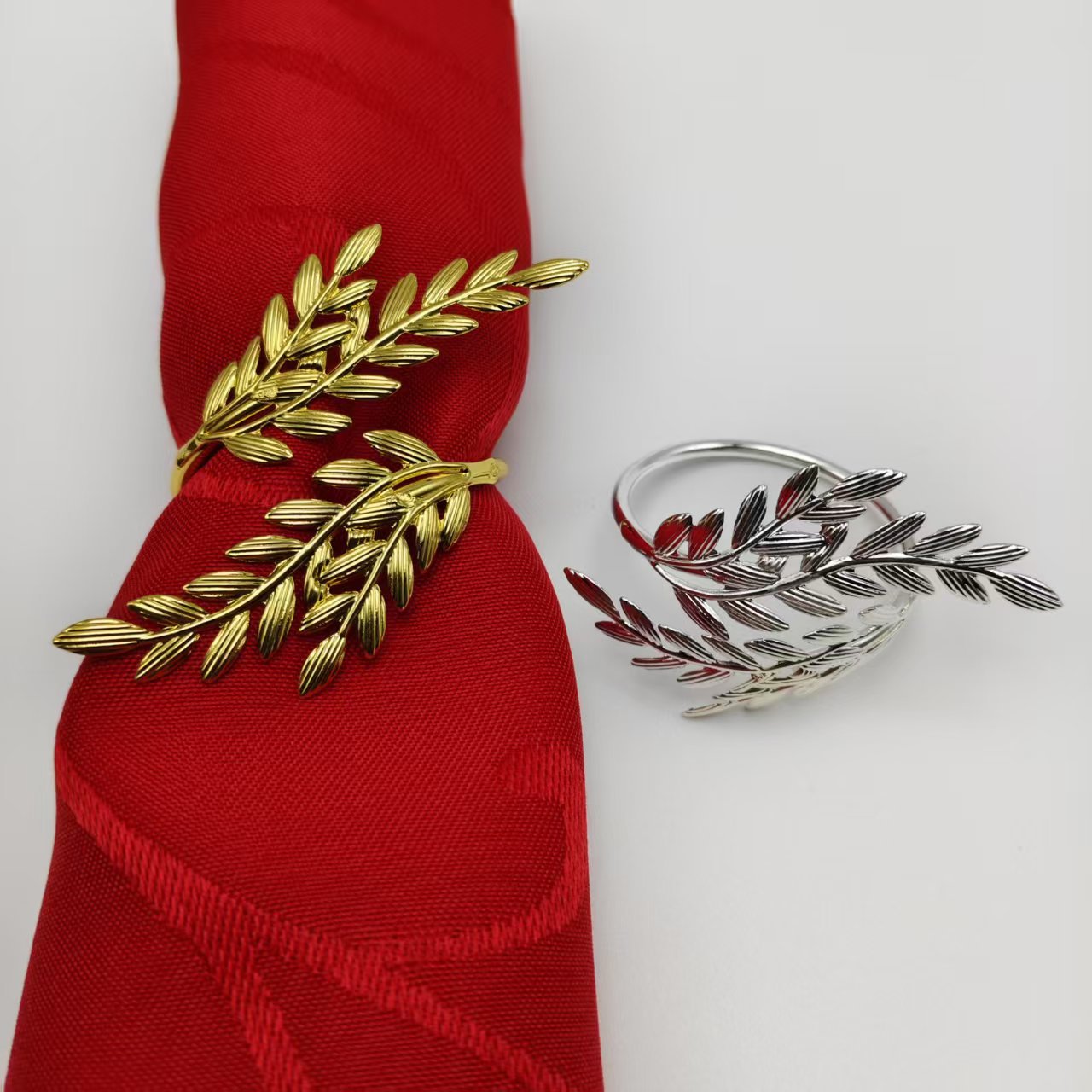 Декоративное кольцо для салфеток в виде симуляции колоса пшеницы