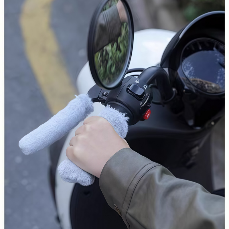 Plush Electric Vehicle Handlebar Gloves for Autumn and Winter, Warm and Cold-Proof, Faux Rabbit Fur, Fleece-Lined, Thickened Motorcycle and Electric Scooter Handlebar Covers