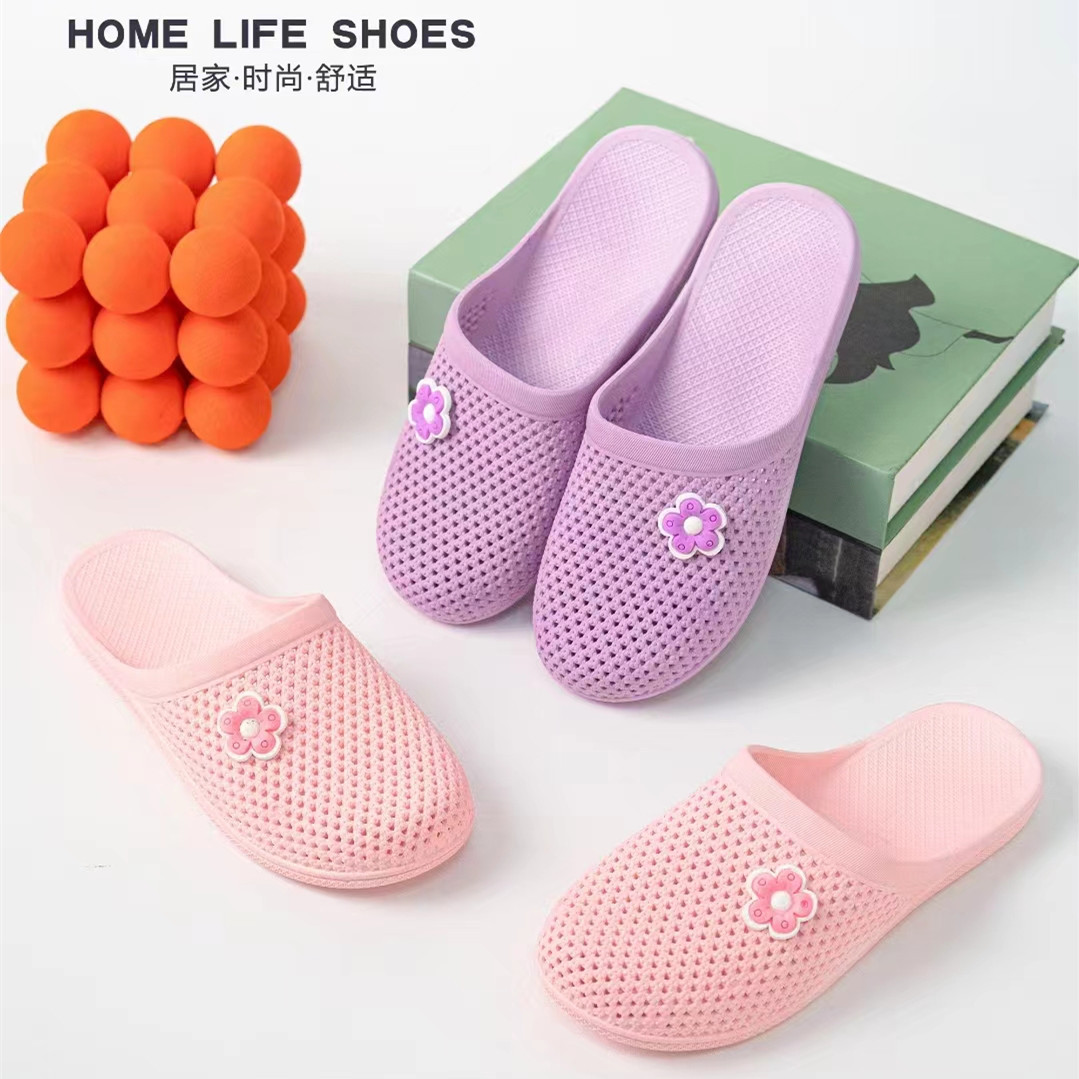 24 Years New Summer Simple Women's Beach Toe Hole Slippers Home Non-Slip Wear-Resistant Breathable Garden Shoes