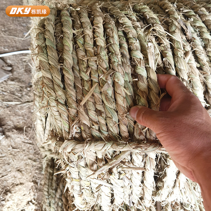 The company supplies straw rope straw rope factory bundling and packaging straw rope winter tree insulation greening straw rope