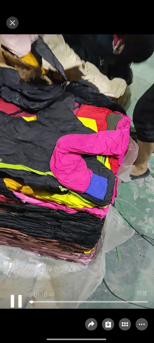 Вторичные вещи из Африки, женские хлопковые куртки, пальто и др., 2 юаня, 3 юаня, 0.5 кг за фунт