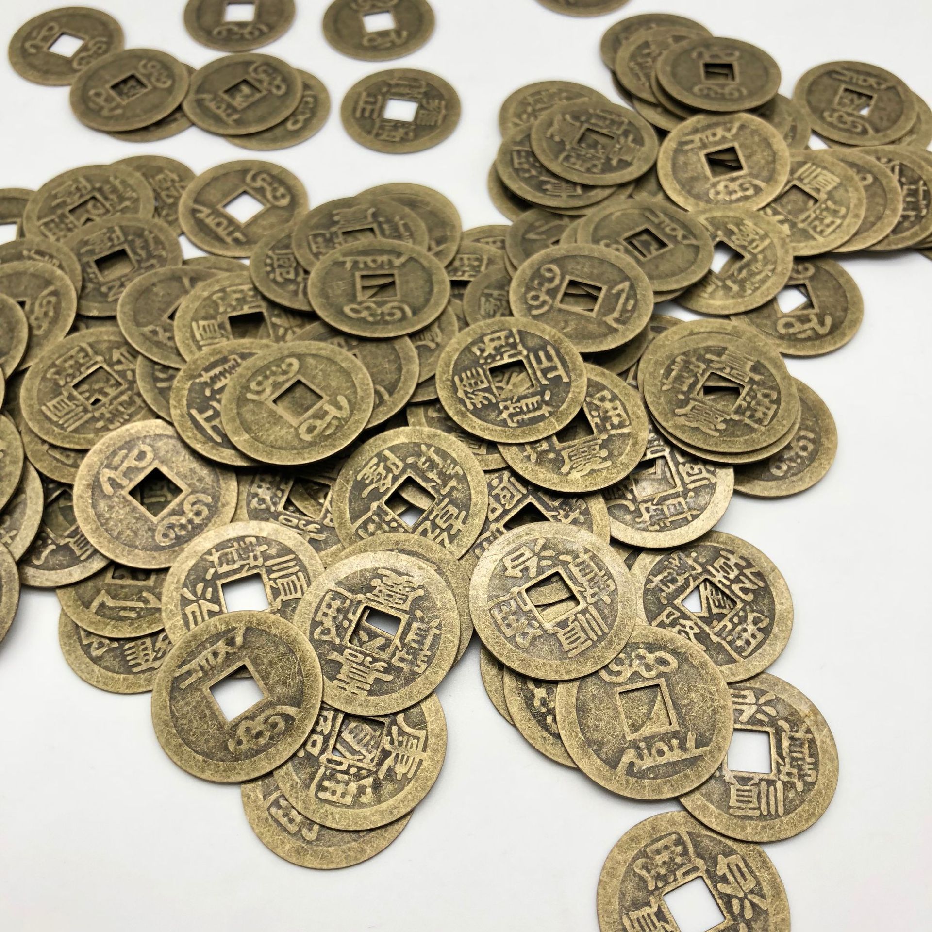Оптовая продажа 2.3 см металлических ретро монет Пяти императоров и Шести императоров, различные антикварные бронзовые монеты Канси Тунбао