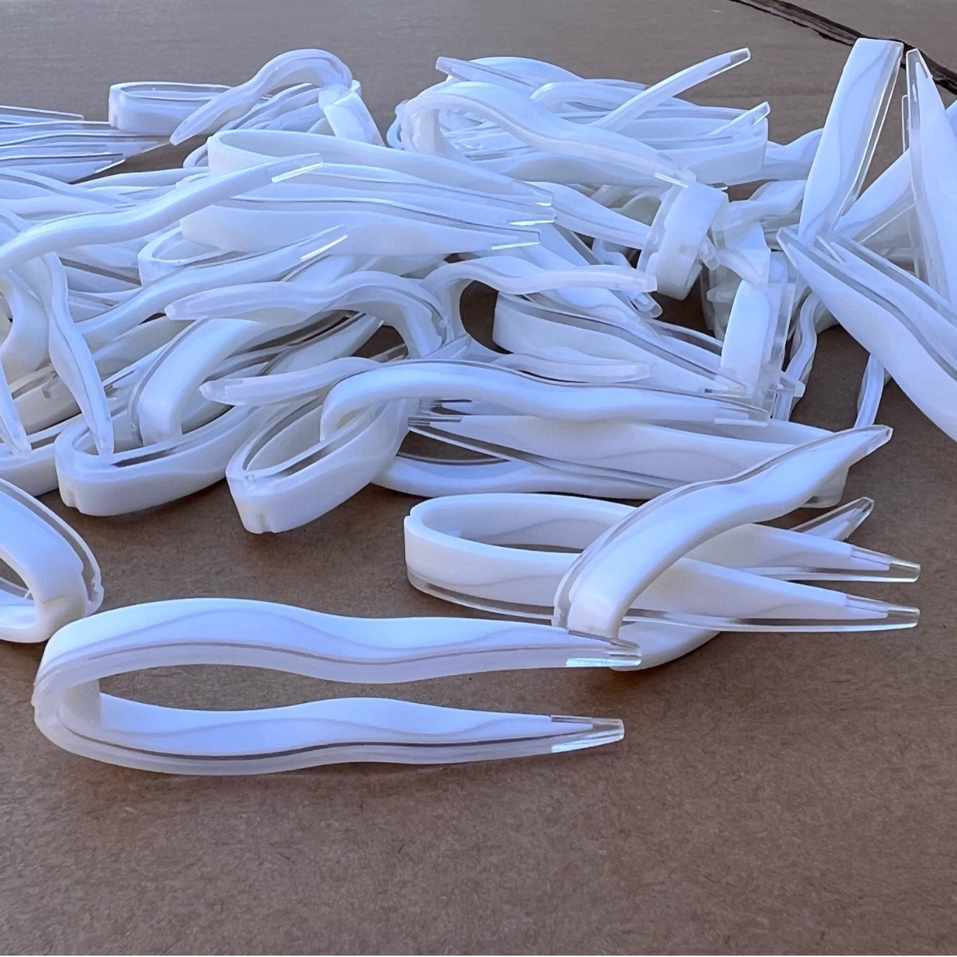 Large Quantity, Preferential Treatment, Factory Direct Sales, Invisible Glasses Case, Integrated Camera, Integrated Clip, Dustproof and Toilet