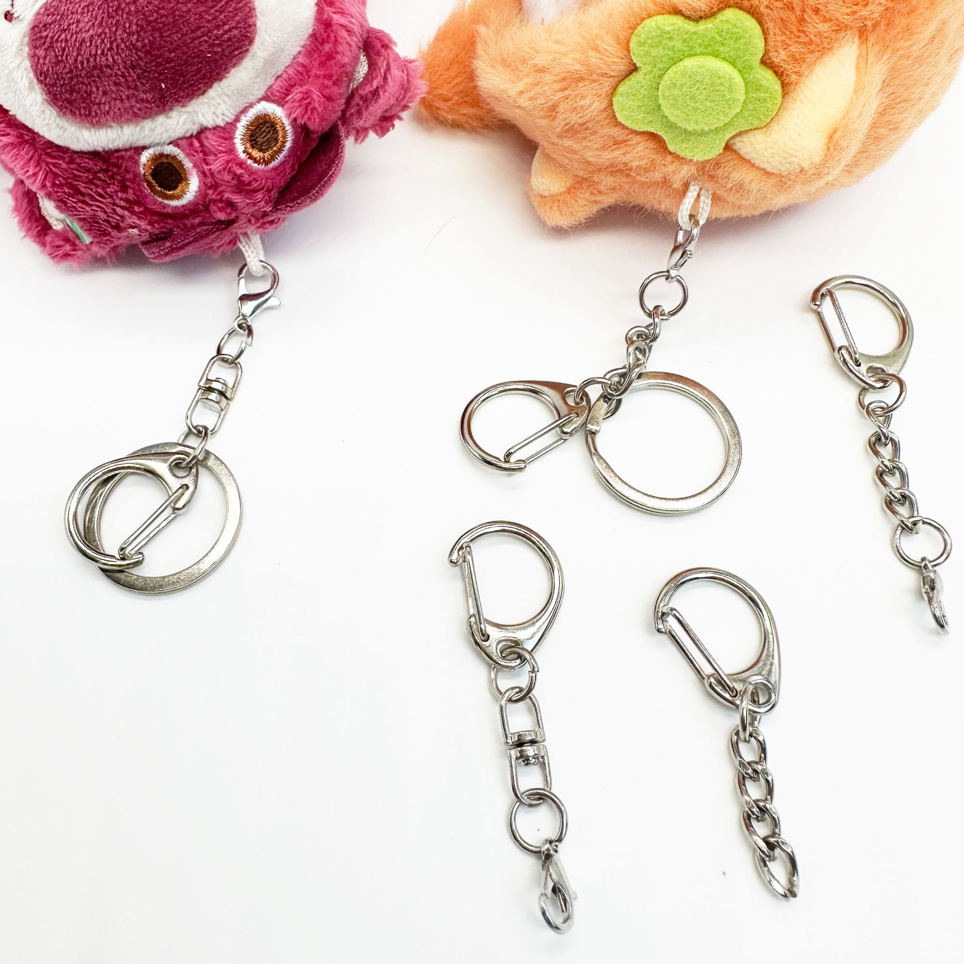 Factory supply wholesale pendant small C- button zinc alloy keychain small D-button DIY jewelry accessories 8-button in stock