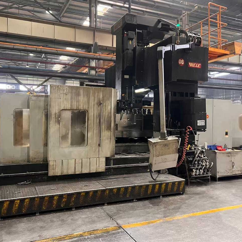 Обработка б/у обрабатывающего центра Wei Li Lb-428Z, скорость шпинделя 6000 в наличии