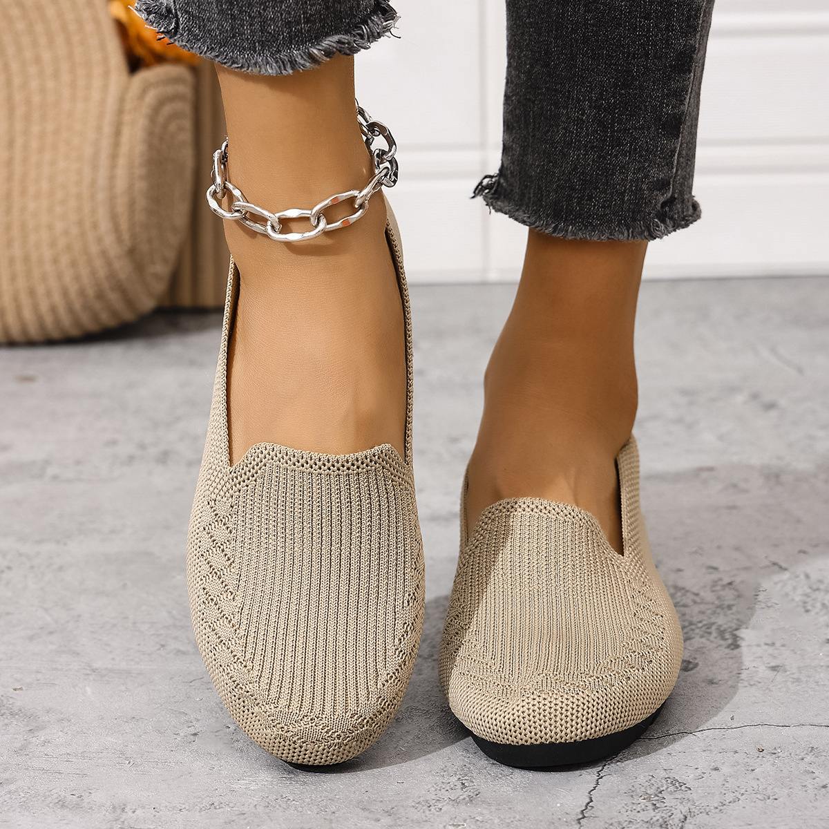 Large Size Old Beijing Cloth Shoes for Women New Spring and Summer Breathable Fly Woven Mesh Shoes Shallow Mouth Breathable Non-Slip Elderly Mother's Shoes