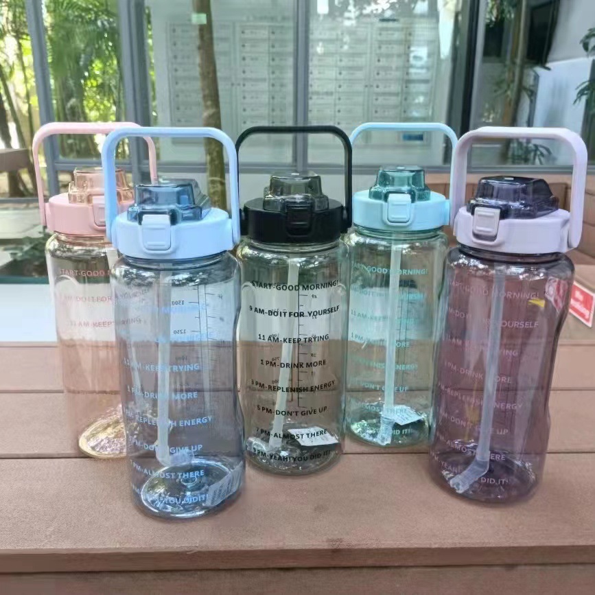 Пластиковый спортивный стакан для воды объемом 2000 мл с делениями, портативный, большой объем, космический стакан