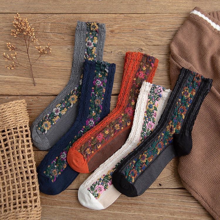Autumn and Winter New Mid-Calf Socks, Spring and Summer European and American Retro Ethnic Style Floral Socks for Women, Floral Vine Factory Wholesale