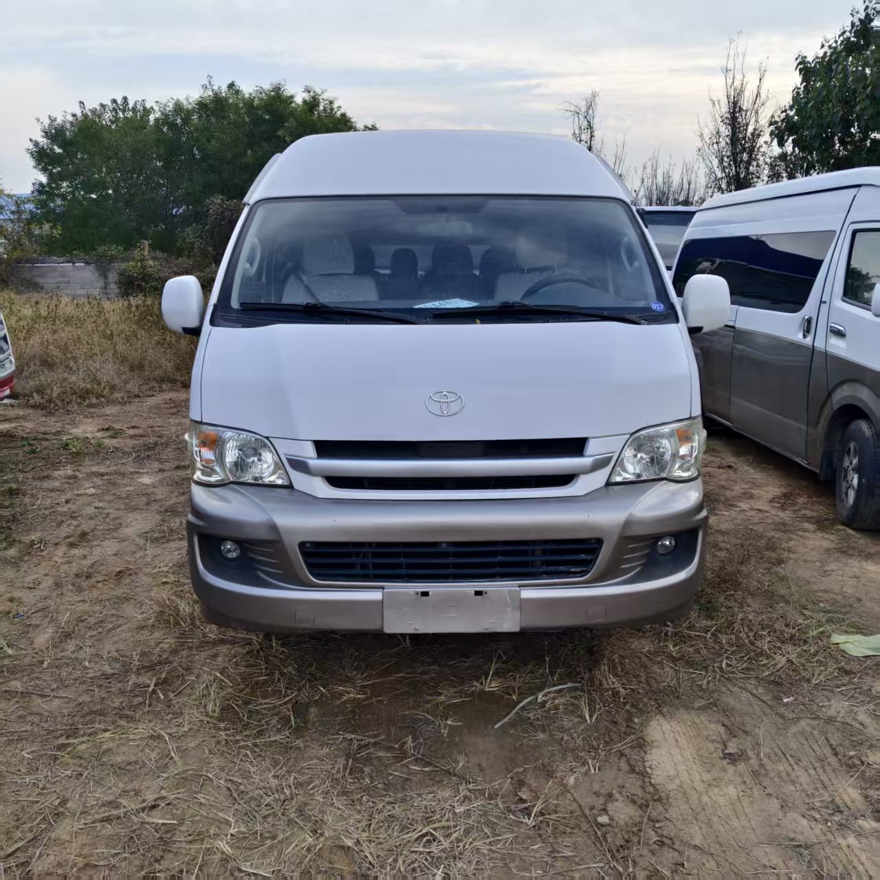 Export Toyota Hiace 14-Seat Minibus Coaster 19-23-Seat Minibus