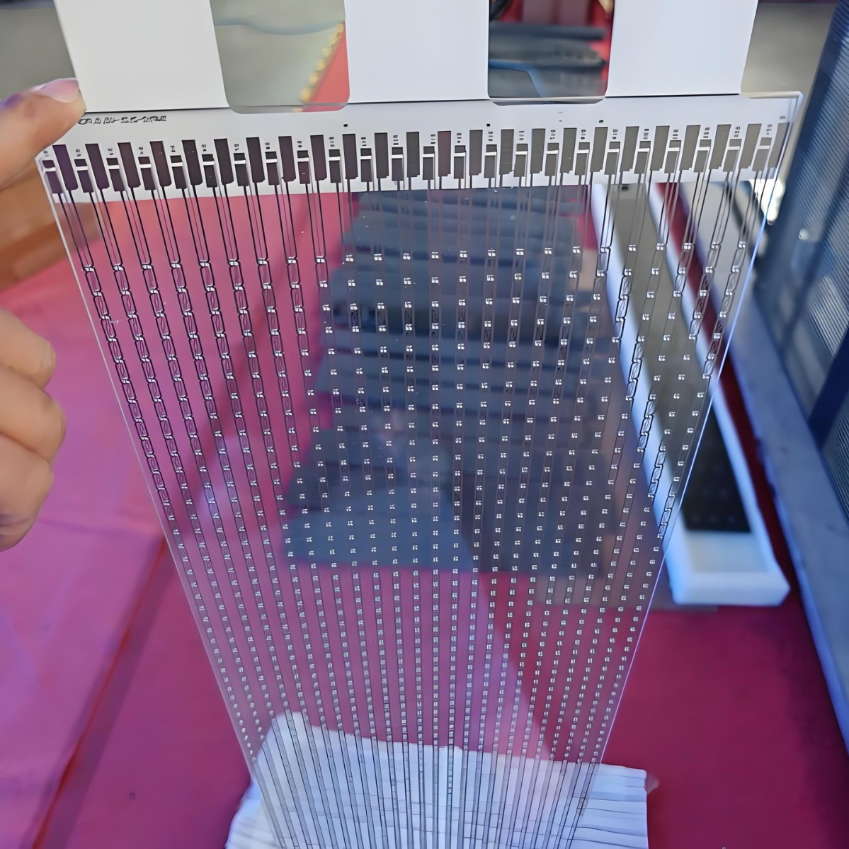 P6 Calling Screen Led Photoelectric Glass Screen with High Transparency 95% Curtain Wall Screen