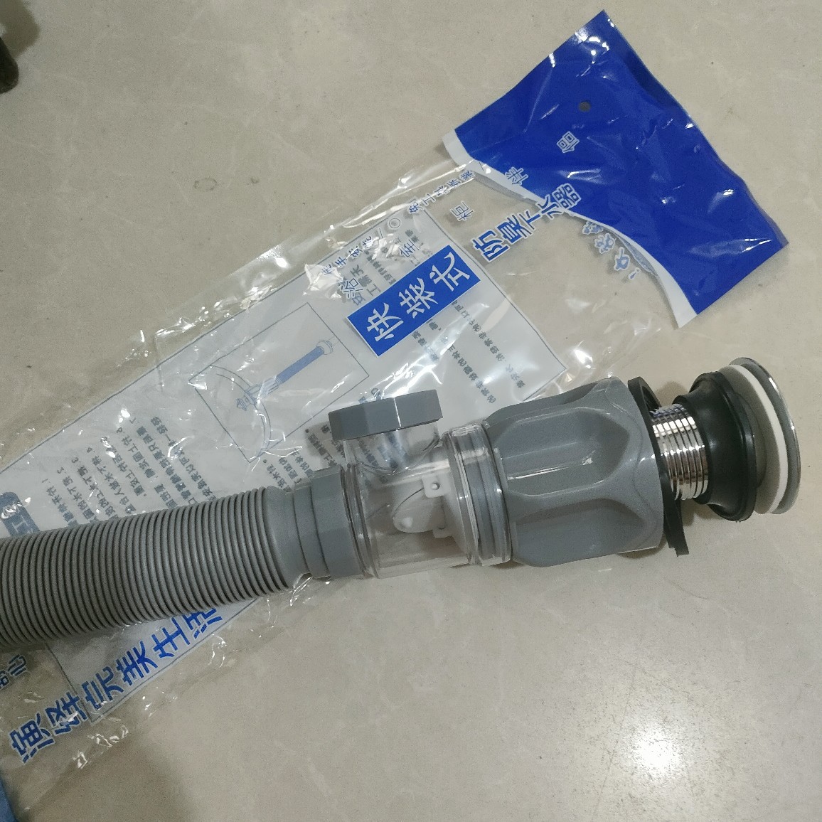 Horizontal and Vertical Drain ASh Electroplating Dual-uSe Drain S Electroplated Gray Dual-uSe Flip-up BruShed Dual-uSe Drain Line