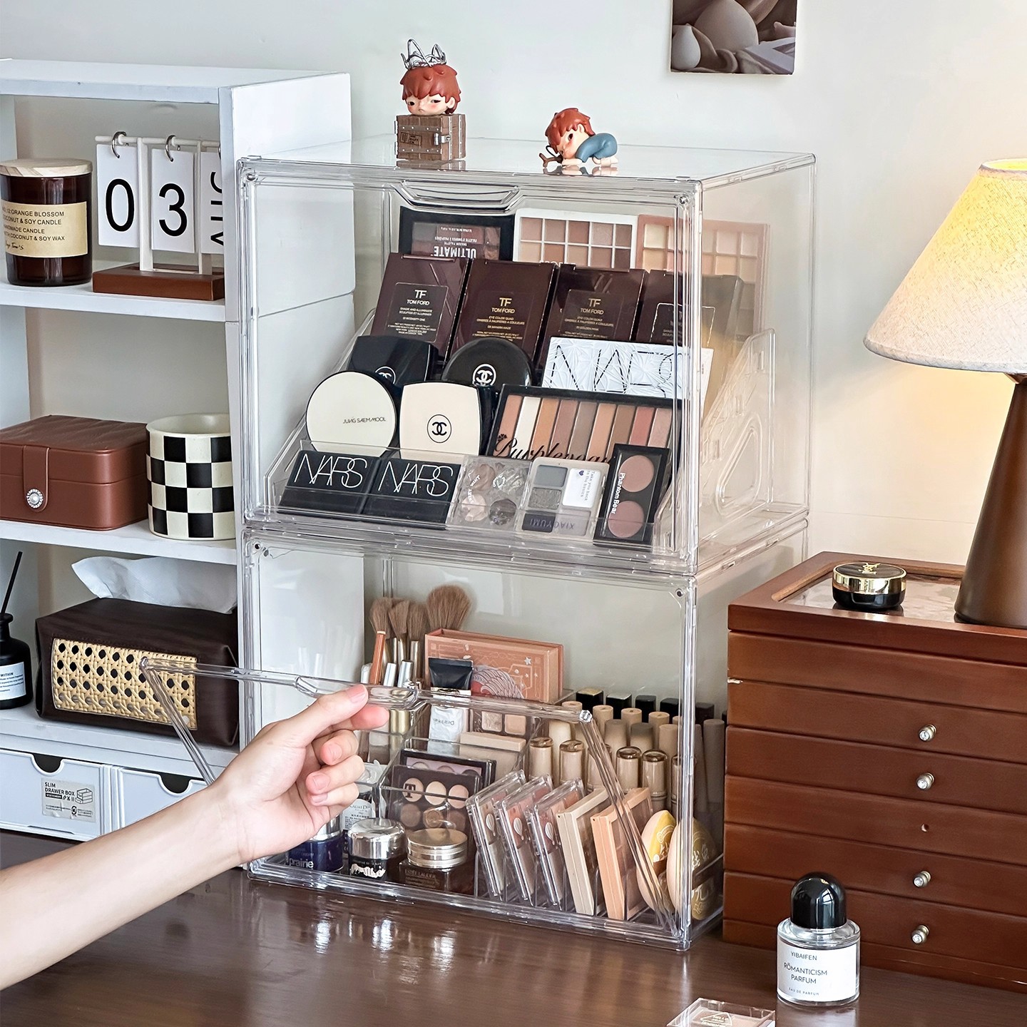 Dust-Proof Cosmetics Storage Box Desktop High-End Perfume Lipstick Organizer Large-Capacity Powder Cake Eye Shadow Display Stand