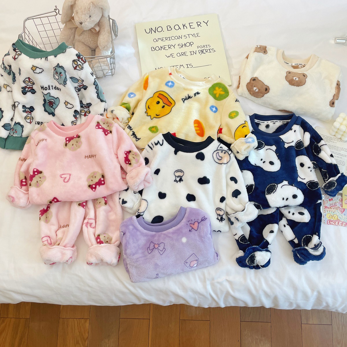 New Flannel Pajamas Children's Coral Velvet Boys and Girls Baby Cartoon Crewneck Home Clothes fleece-lined Thickened Set