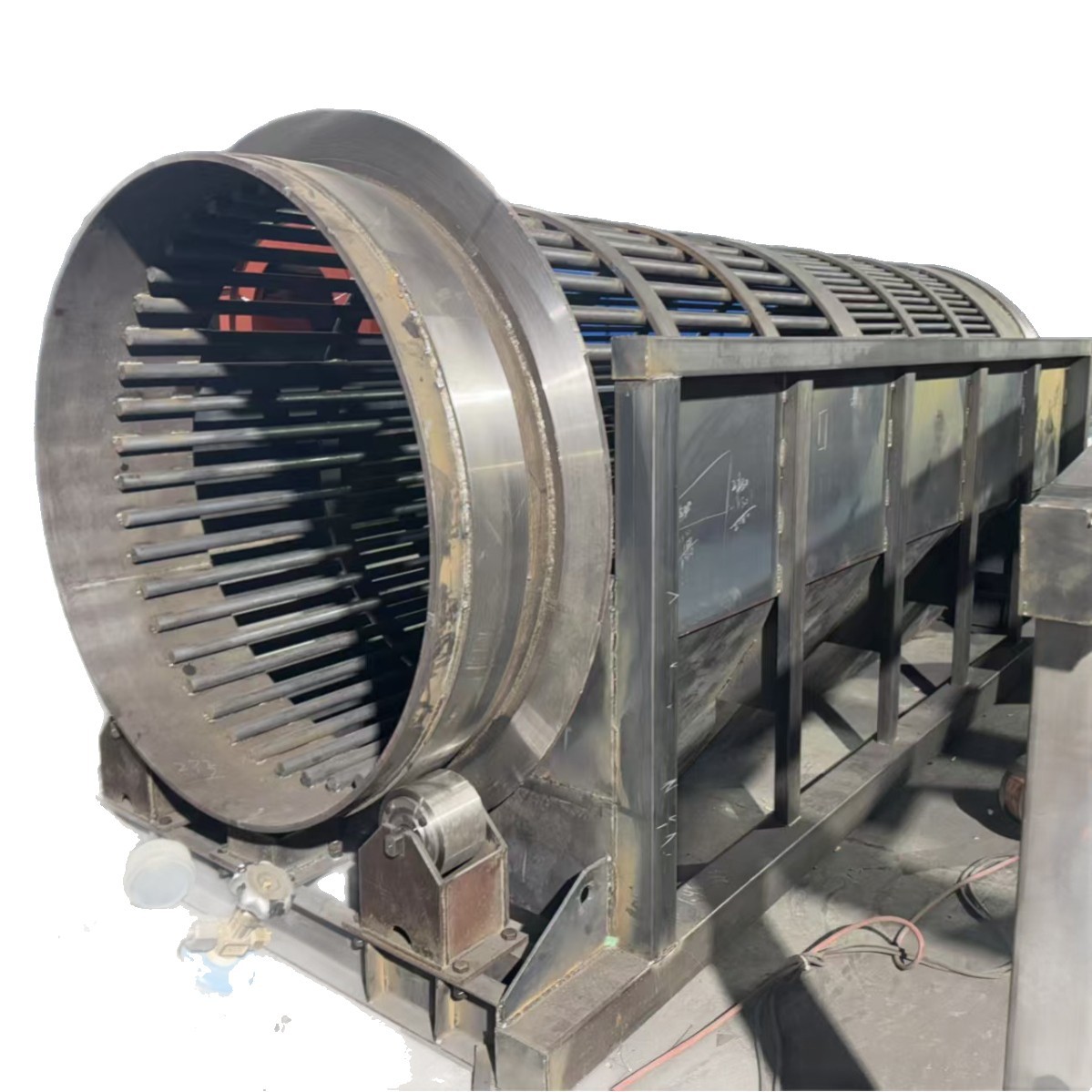 Manufacturer of Sand and Gravel Mineral Screening Shaftless Drum Screen Gear Cylinder Screen Heavy-Duty Pig Cage Separation Sand Tin Ore Equipment