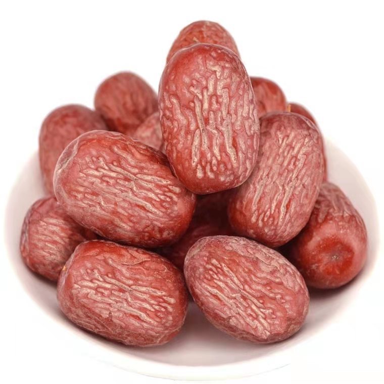 Xinjiang uncleaned with soil Ruoqiang gray jujube big red jujube bulk meat thick sweet hanging dry gray jujube