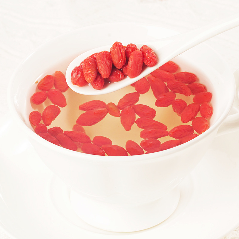 Authentic Ningxia Wolfberry Zhongning First Crop Red Wolfberry Wolfberry Selected Wolfberry No-Wash Soaked in Water for Soup and Wine