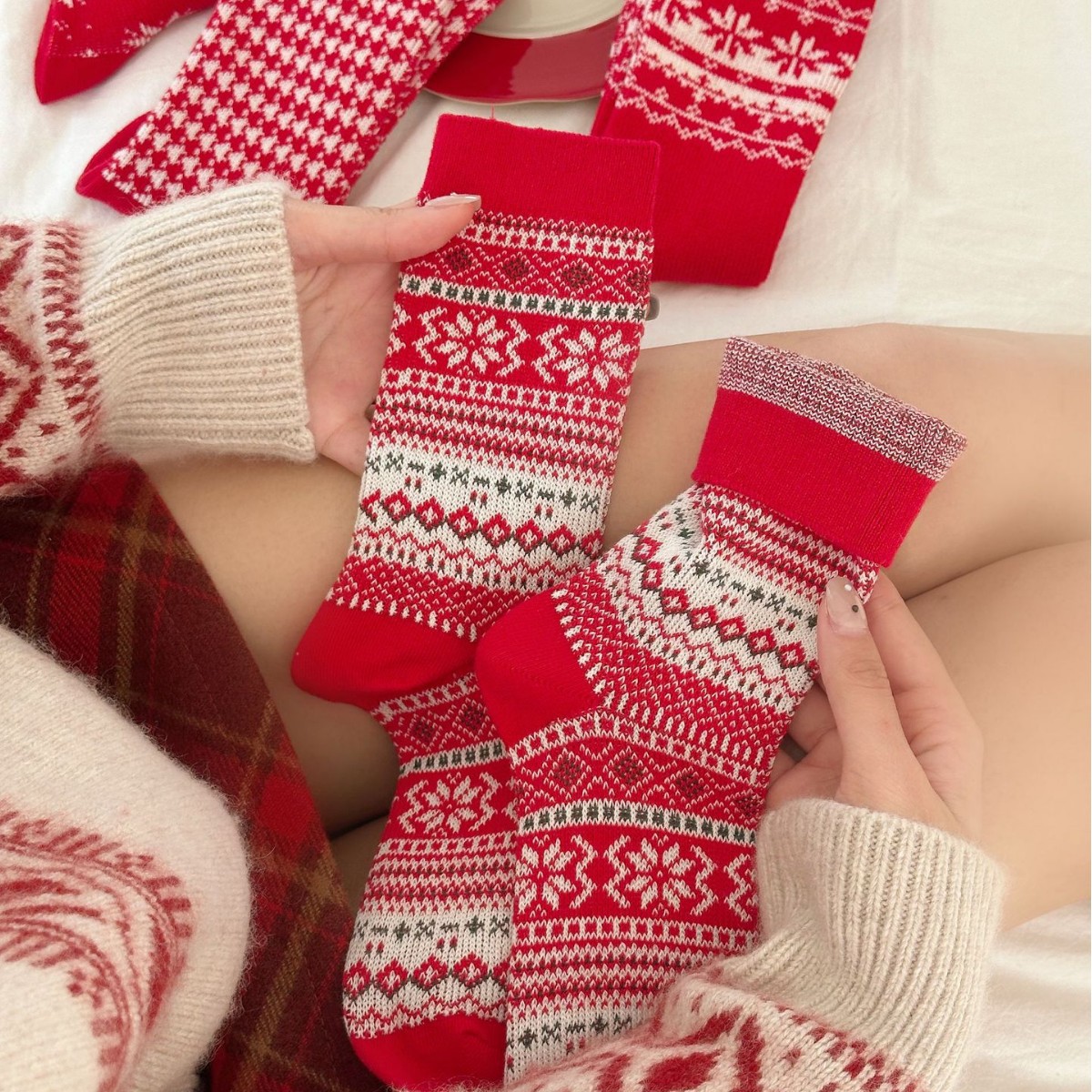 Autumn and Winter New Year Mid-Tube Red Socks for Women's Zodiac Year Thickeneded Double-Needle Double-Way Combed Cotton Pile Socks Snowflake Christmas Socks