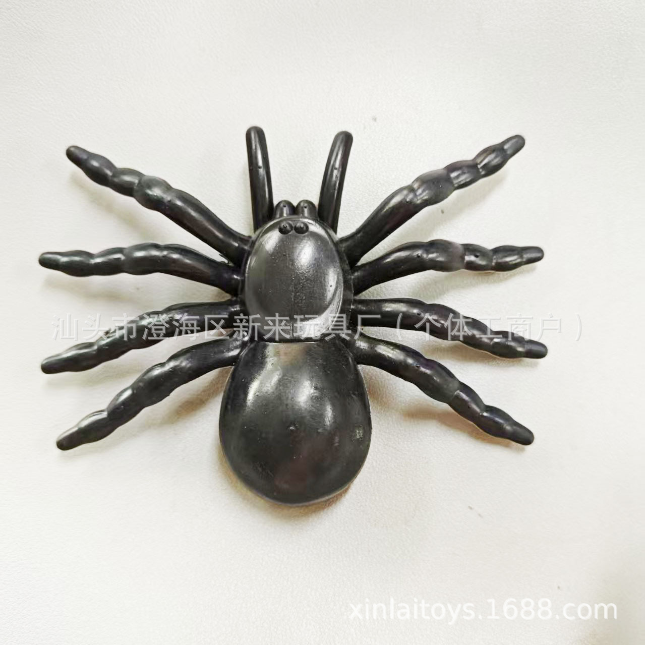 Plastic small spider cross-border toy spider TUME scene layout ornaments Halloween simulation spider small toy