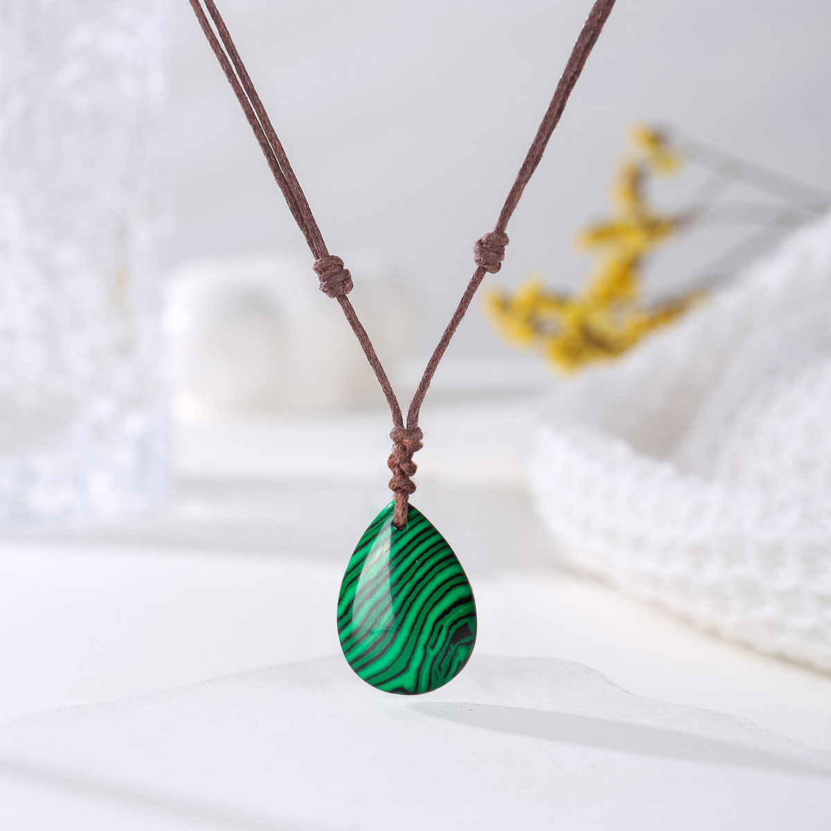 Cross-Border Natural Crystal Pendant Small Water Drop Necklace Hand-Woven Raw Stone Jewelry Retro Versatile Manufacturer Wholesale