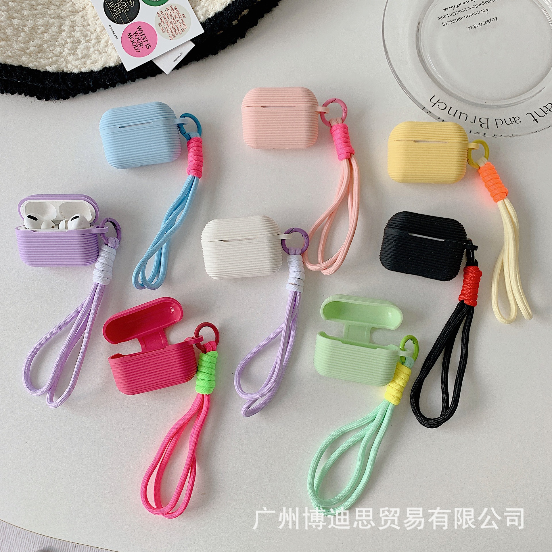 Чехол для наушников Apple из мягкого силикона с ручкой, чехол для AirPods, портативный чехол с мягким ощущением