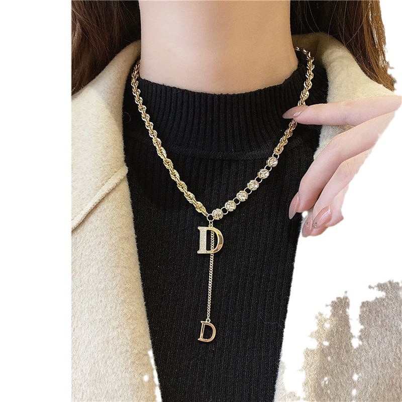 2024 Explosive High-end Long Necklace Women's Light Luxury Niche Jewelry Geometric Woolen Chain Autumn and Winter Clothes Accessories Trendy