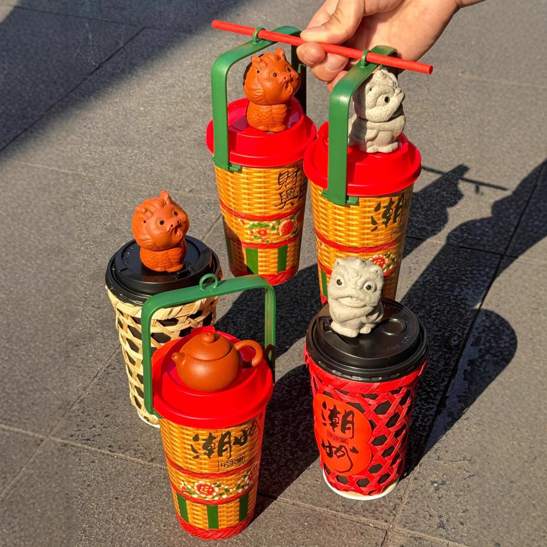 Trendy Cartoon Cute Plus Dry Ice Smoke Teapot Purple Clay Milk Tea Lion Dragon Mouse Milk Tea Cup Lid Decoration