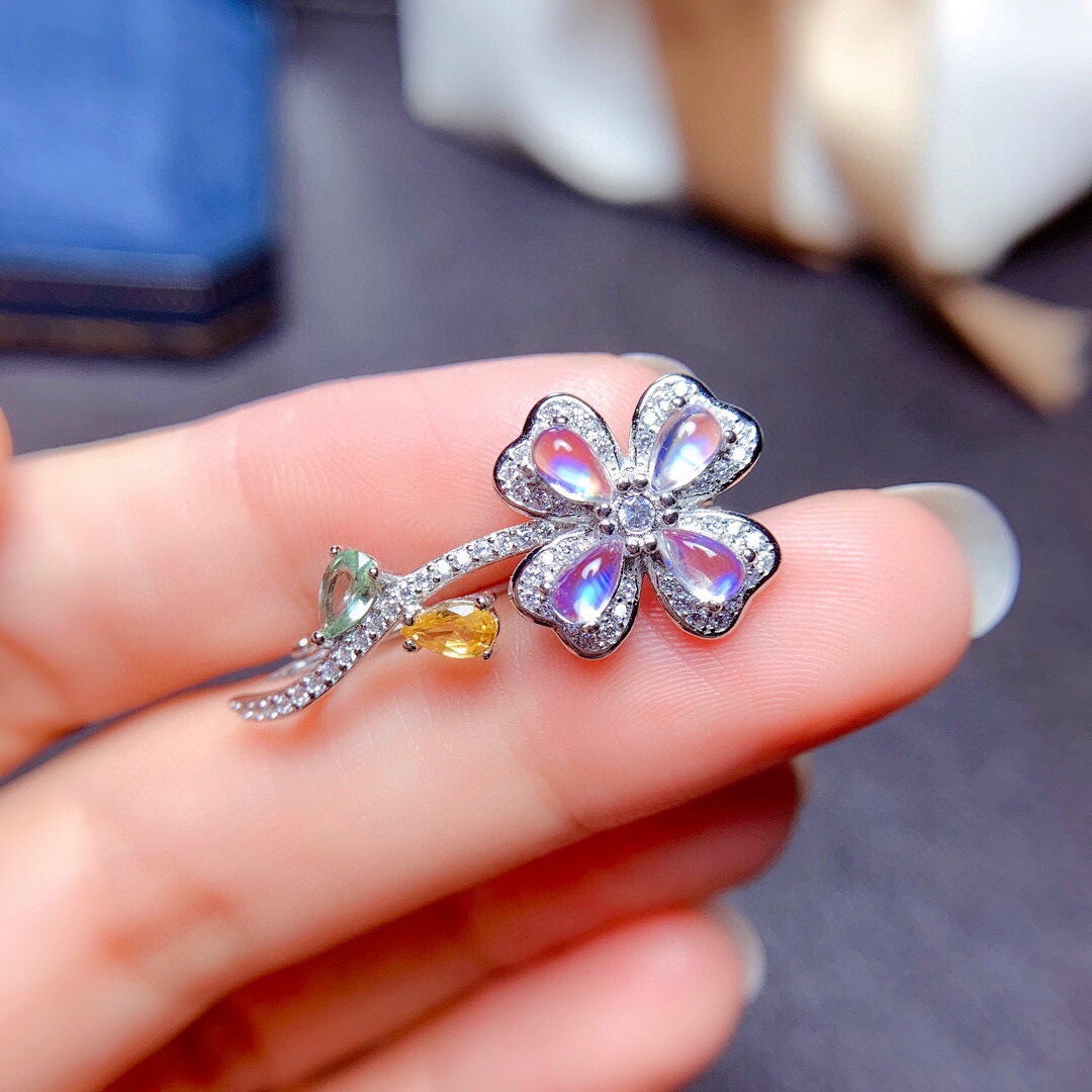 New natural moonstone brooch S925 silver inlaid main stone 3*5mm Joker net red explosions women's jewelry wholesale