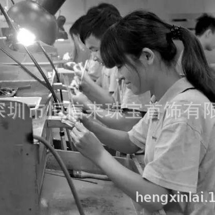 Clothing Brand Brooch Design and Manufacturing Gold Brooch Manufacturing 18K Gold Brooch Pin Design and Processing