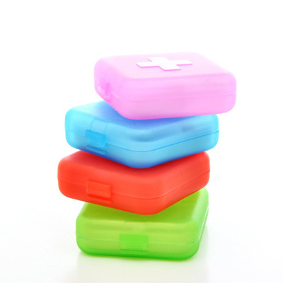 Cross medicine box 4 plastic sub-packed small medicine box Square portable portable medicine box pill box small square box wholesale