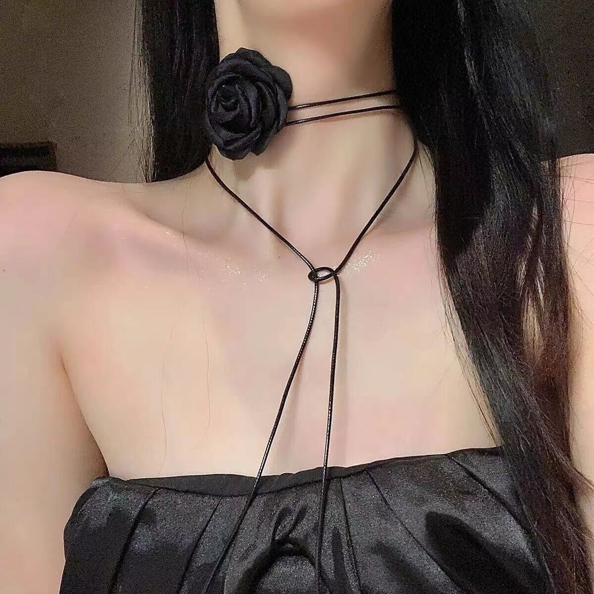 Retro French Large Flower Choker Necklace for Women, Versatile High-End Clavicle Chain, Tassel Strap, Neck Strap, Necklace for Women